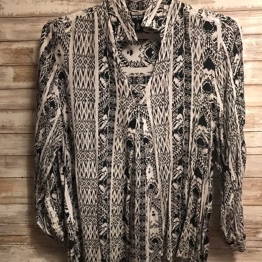 Black and White Hi Low Blouse